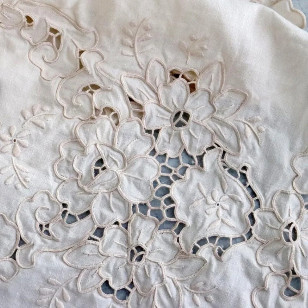 Vintage Embroidered Linens & Lace Mystery Grab Bag 🌸 Large Box 🍄 14-20 Pieces